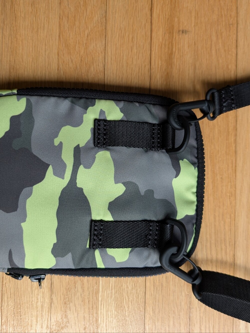 Lululemon Easy Access Crossbody Bag 1.5L - Heritage 365 Camo Green - Picture 6 of 7